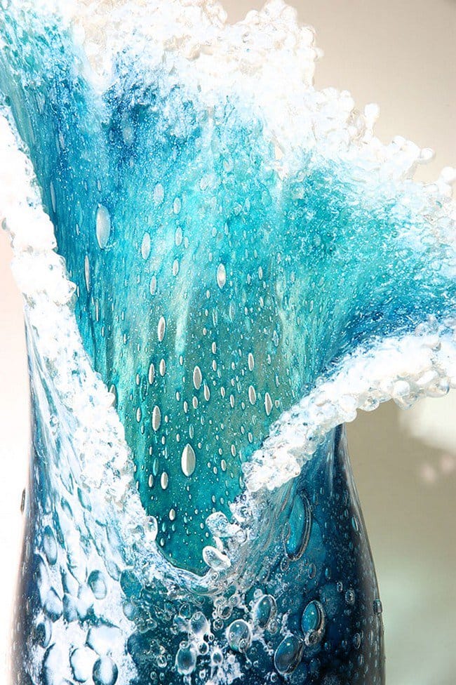 close-up-bubbles-ocean-wave-vase.jpg