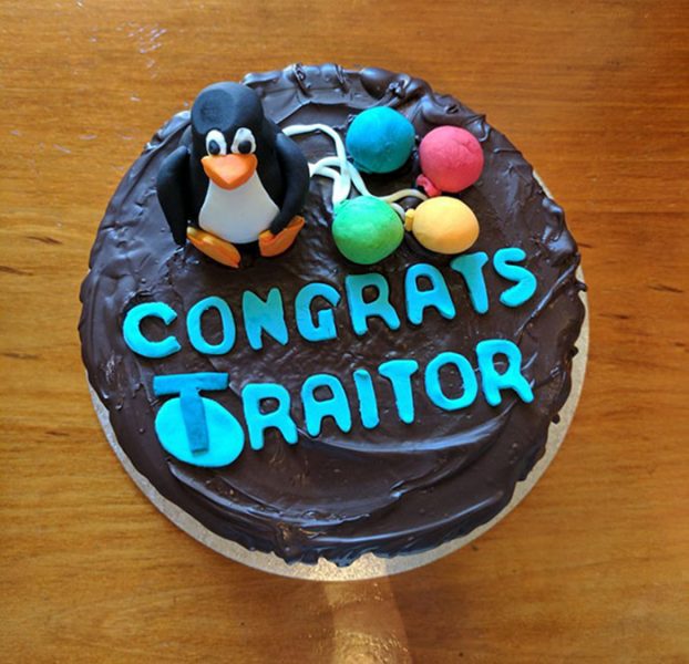 Funny Farewell Cakes That Employees Received On Their Final Day Of Work