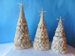 Mini Seashell Christmas Trees Are A New Trend This Year