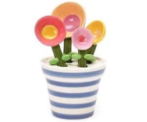 https://www.awesomeinventions.com/wp-content/uploads/2014/03/flower-pot-measuring-spoons.jpg