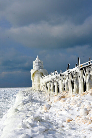 Frozen Lake Michigan Shatters into Millions of Pieces and the Results ...