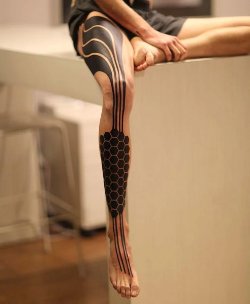 45 People Showing Off Their Awesome Leg Tattoos