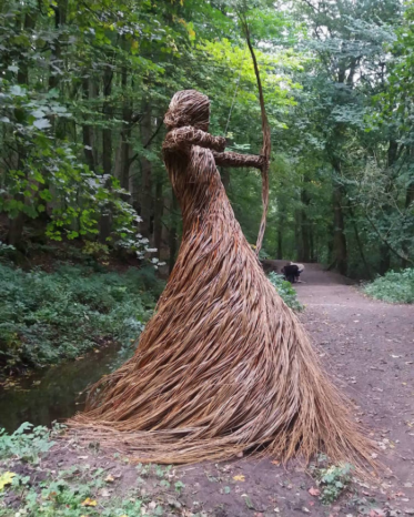 https://www.awesomeinventions.com/wp-content/uploads/2019/08/woman-with-bow-and-arrow-outdoor-sculptures-anna-and-the-willow-373x466.png