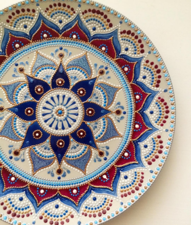 Artist Anastasia Decorates Ceramic Plates And Mugs With Beautiful ...