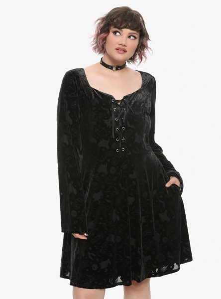 Hot Topic's New Hocus Pocus Clothing Collection Looks Absolutely Wicked