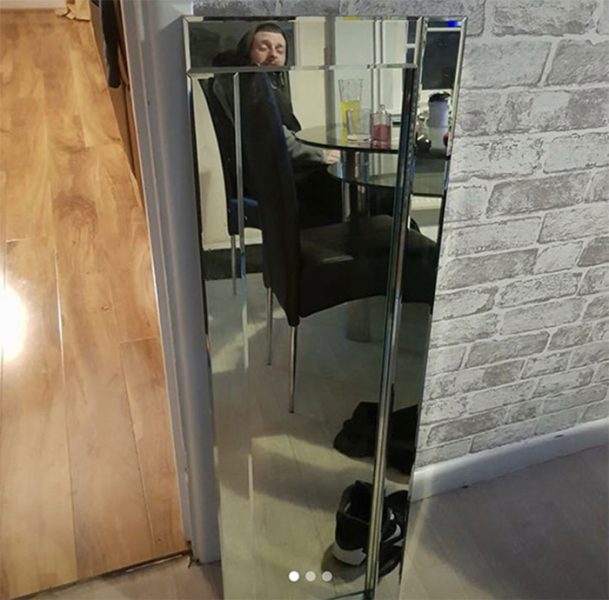 60 Photos Of People Trying To Sell Mirrors That Are So Good Theyll Make Your Day 