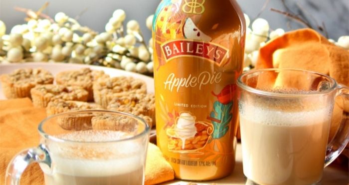 Hershey's Has a New Kit Kat Apple Pie Milkshake That's Drizzled With Caramel